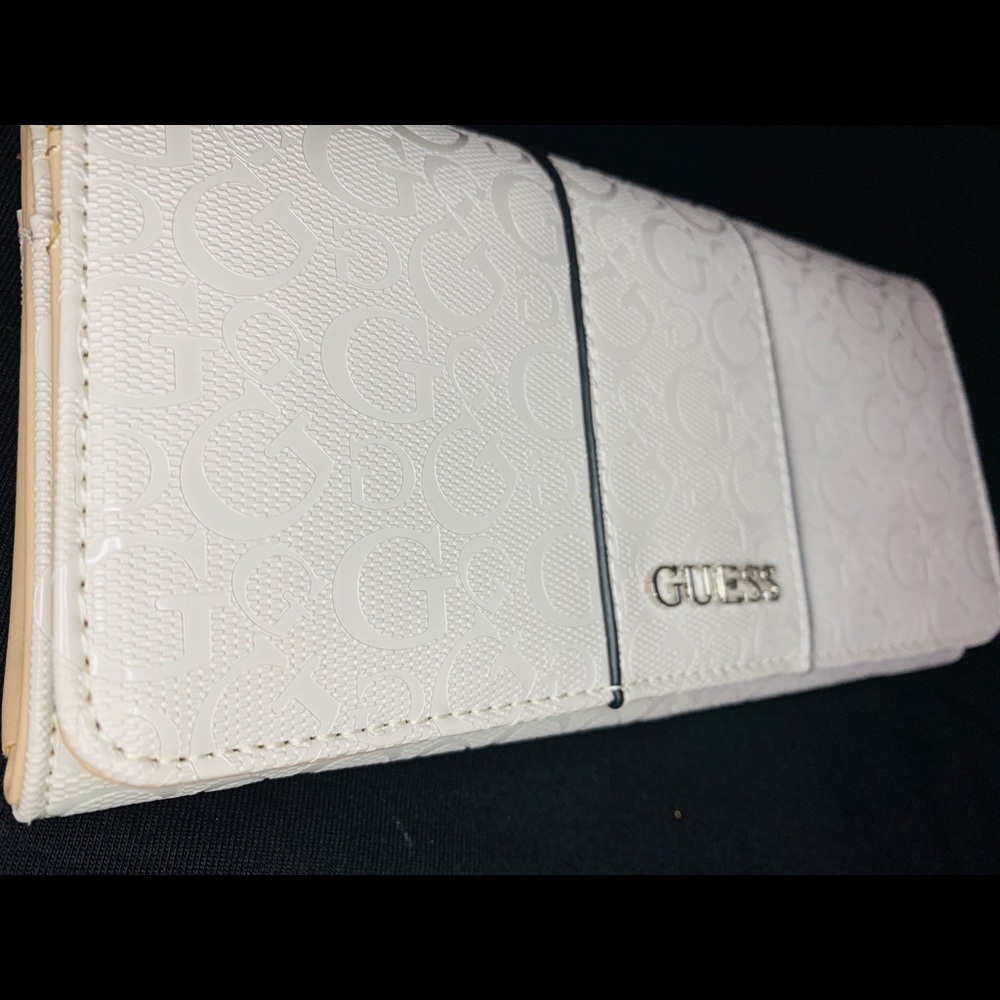 GUESS WALLET 💕